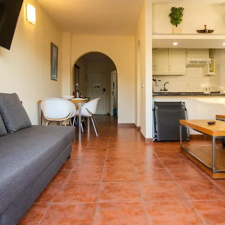 Top Floor Apartment With Ac And Heated Pool In Golf Del Sur San Miguel de Abona